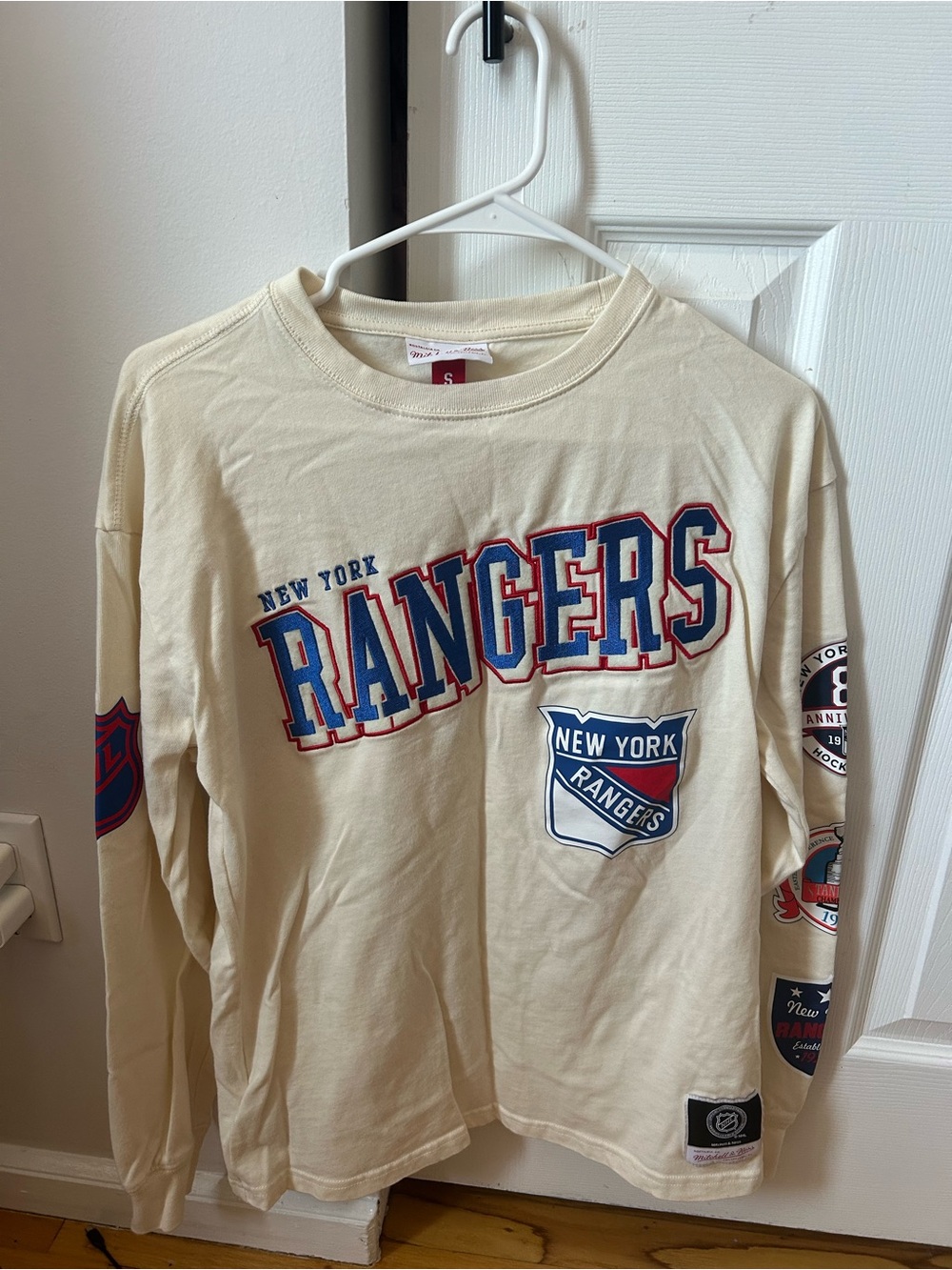 Mitchell & Ness Cream Hockey Graphic Long Sleeve